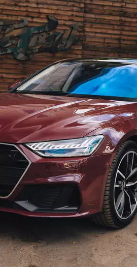 Эволюция цвета для Audi A7! Демонтировали пленку и оклеили кузов цветным полиуретаном в оттенке Burgundy, окрасили суппорта в тон пленки, произвели комплекс детейлинг-услуг